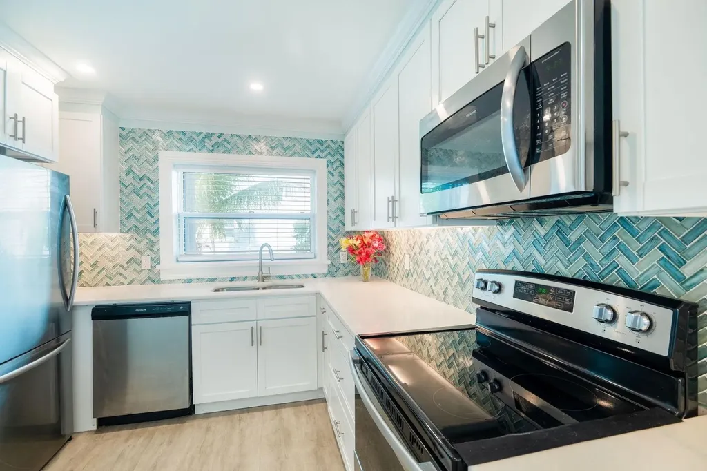 Royal Poinciana 2611 Abaco BS