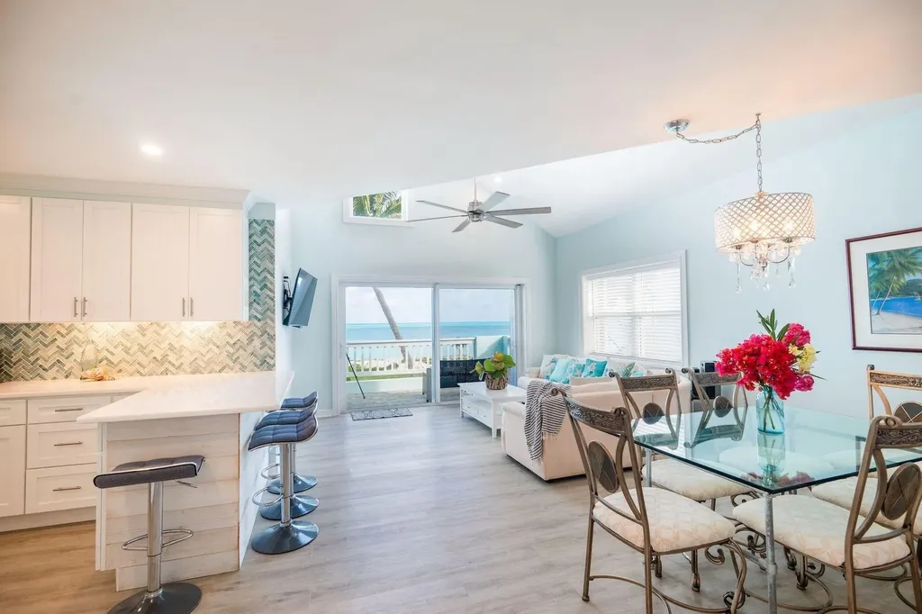 Royal Poinciana 2611 Abaco BS