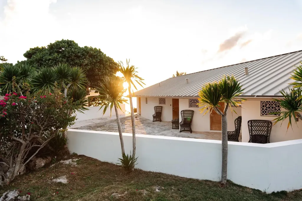 Artist Colony Eleuthera BS