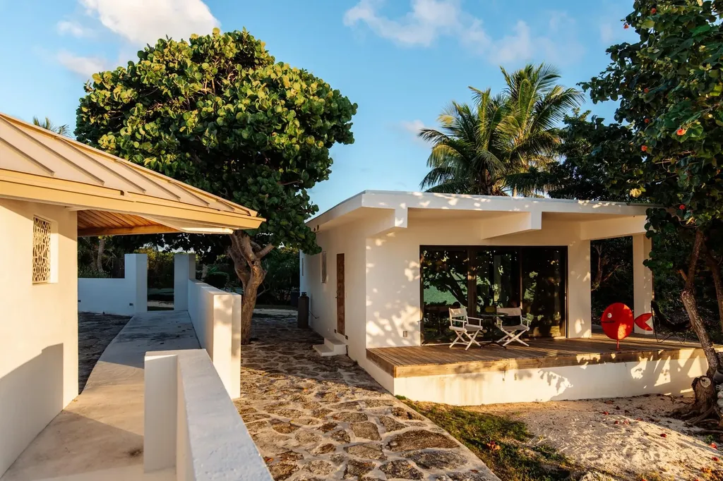 Artist Colony Eleuthera BS