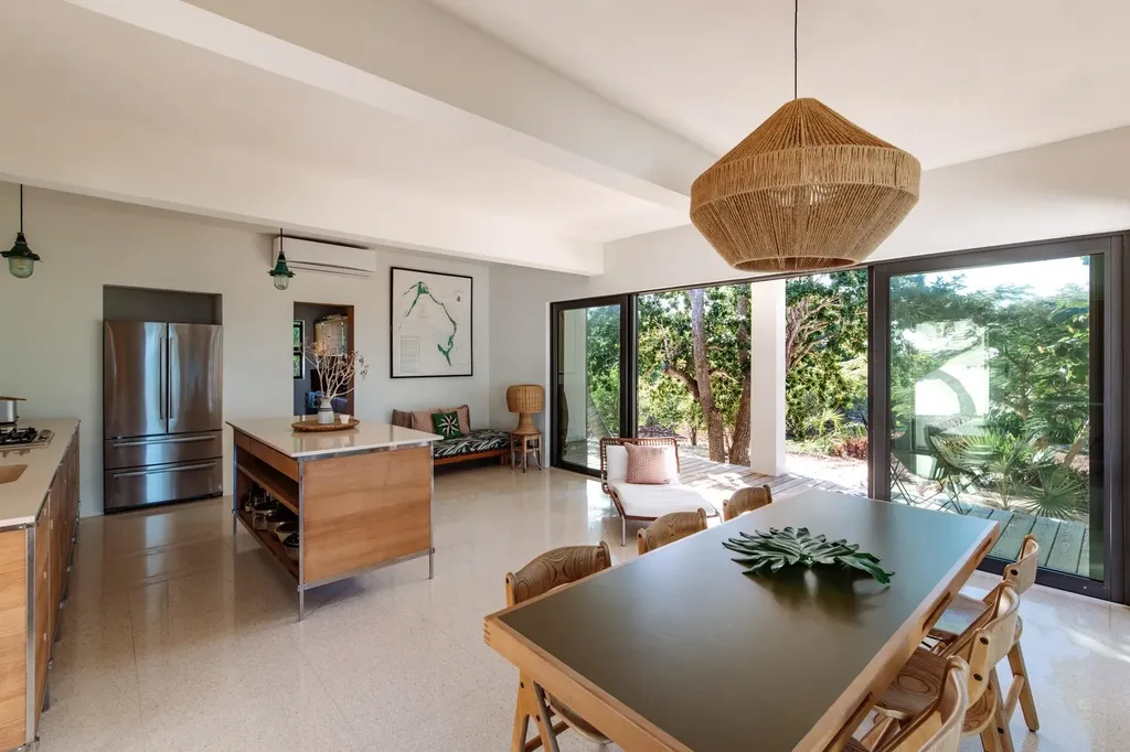 Artist Colony Eleuthera BS