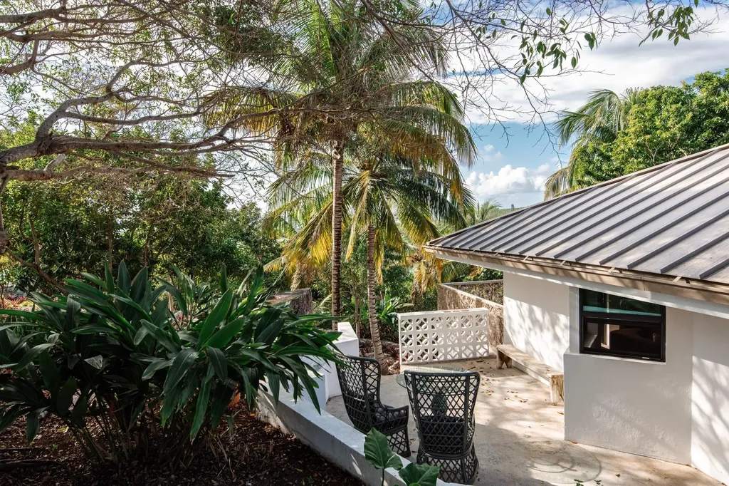 Artist Colony Eleuthera BS
