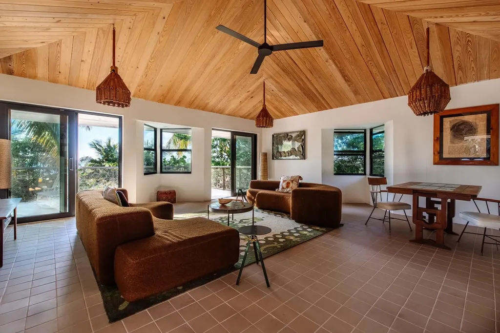 Artist Colony Eleuthera BS