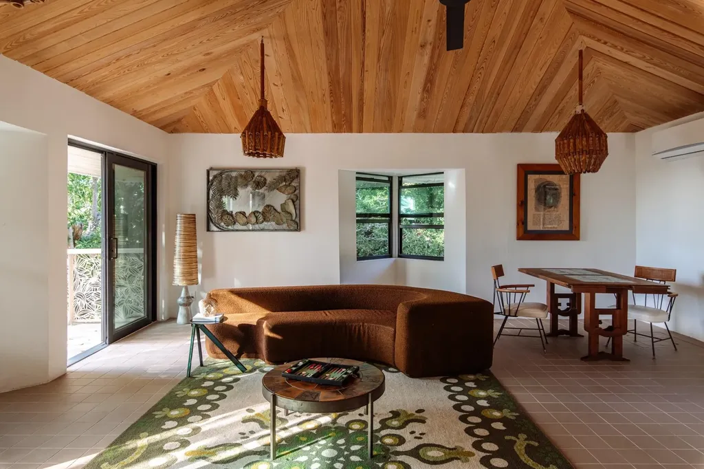 Artist Colony Eleuthera BS