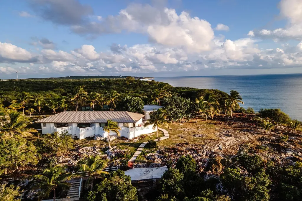 Artist Colony Eleuthera BS