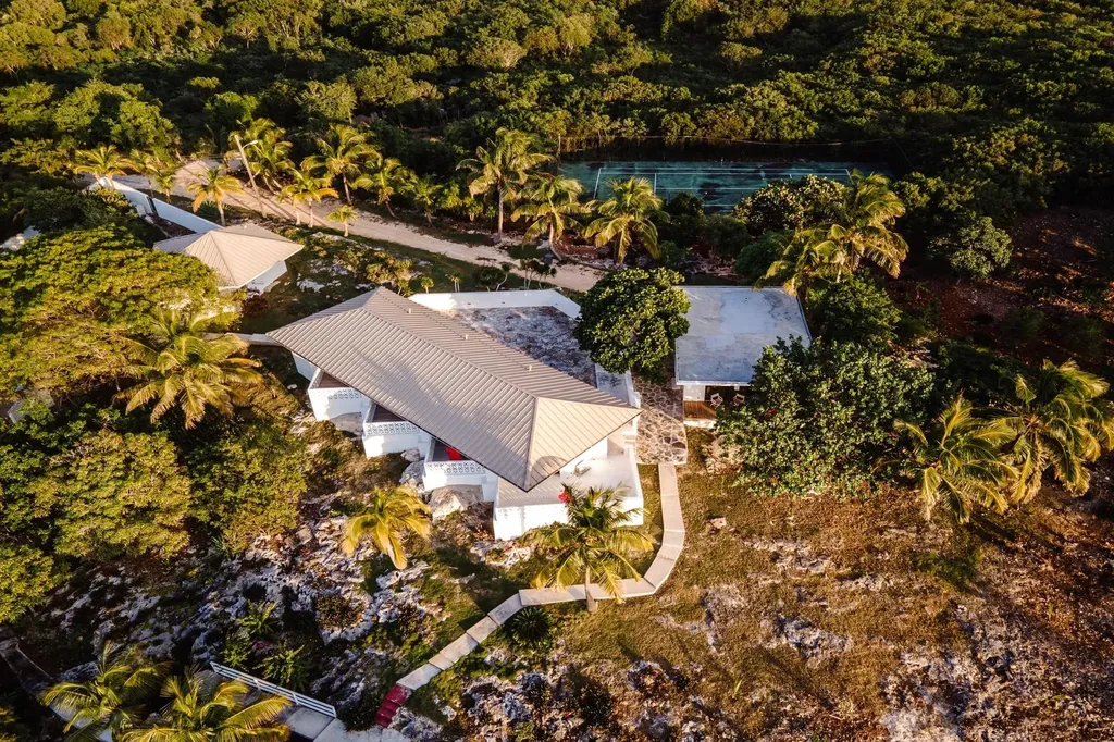 Artist Colony Eleuthera BS