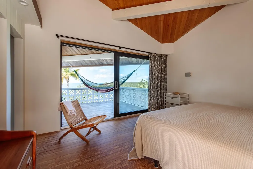 Artist Colony Eleuthera BS
