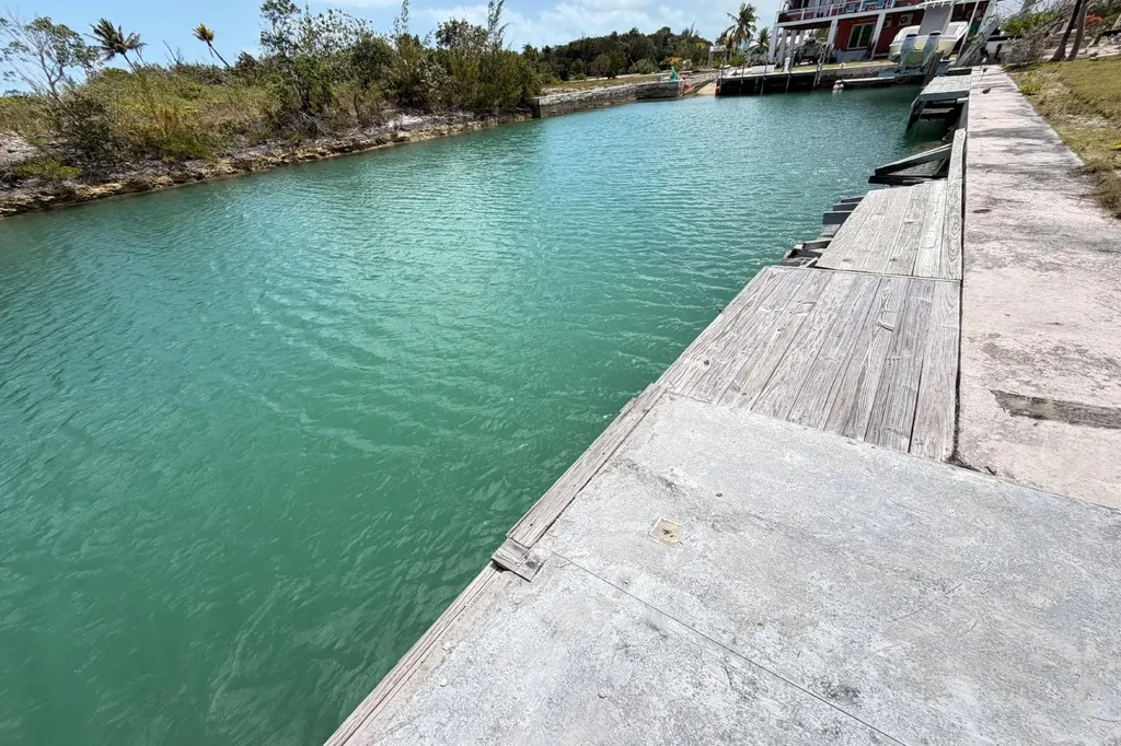 Leisure Lee Abaco BS