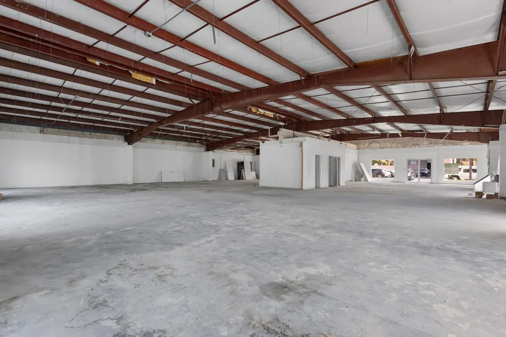 East Bast Street - 106/107 New Providence Paradise Island BS