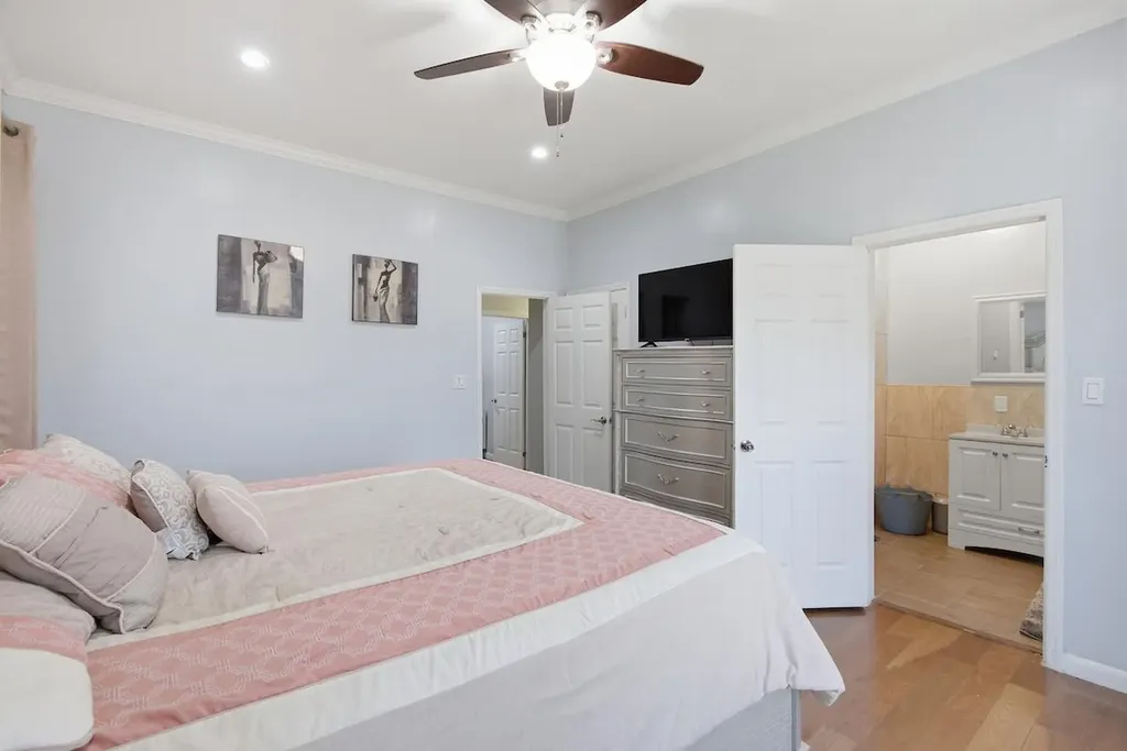 305 Marlin Road New Providence Paradise Island BS