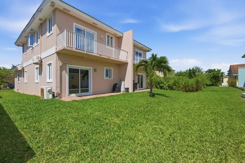 305 Marlin Road New Providence Paradise Island BS
