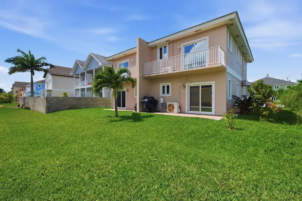 305 Marlin Road New Providence Paradise Island BS