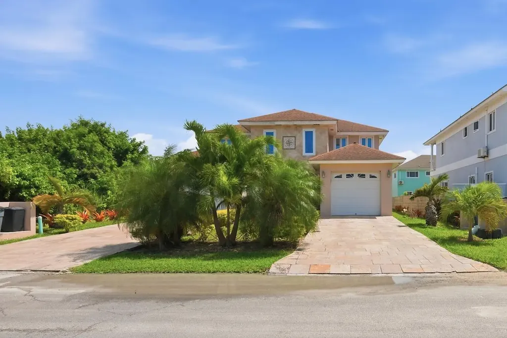 305 Marlin Road New Providence Paradise Island BS