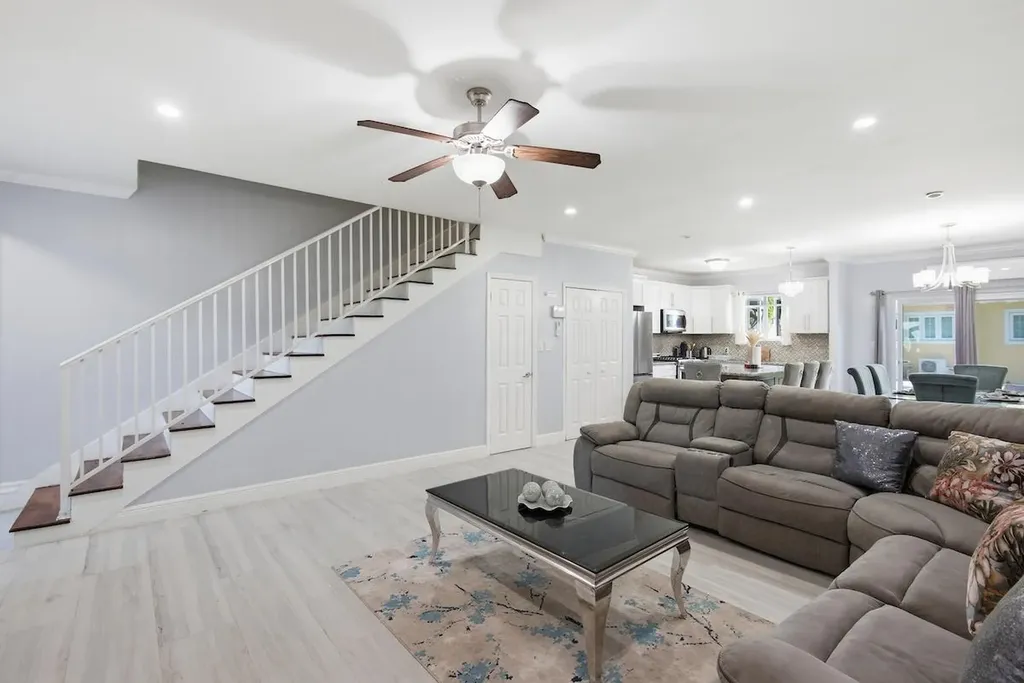 305 Marlin Road New Providence Paradise Island BS