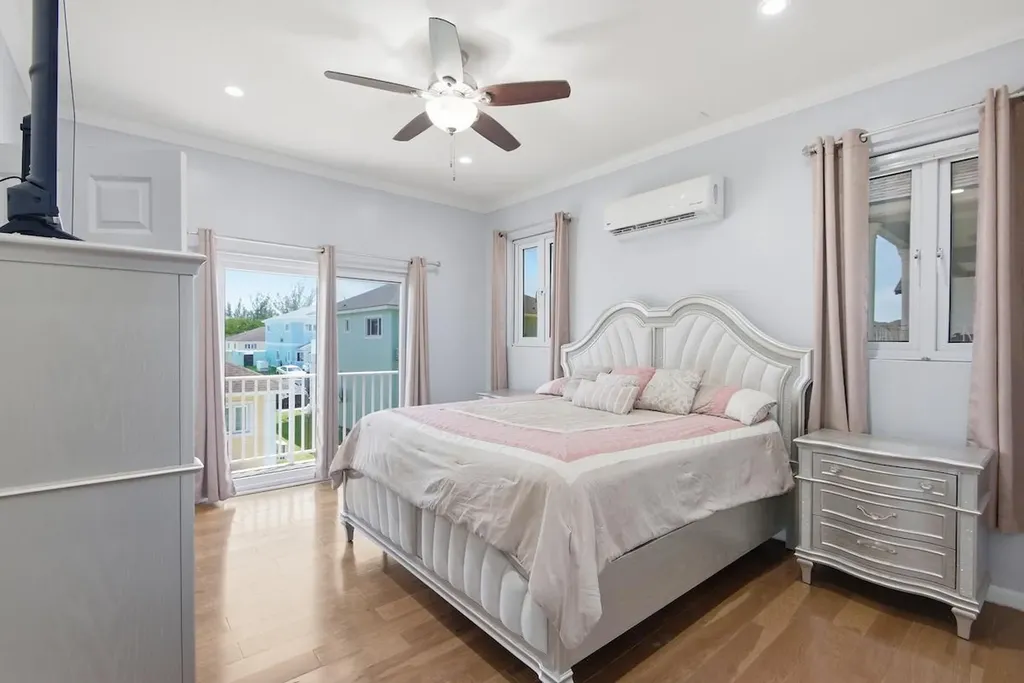 305 Marlin Road New Providence Paradise Island BS