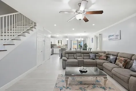 305 Marlin Road New Providence Paradise Island BS