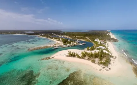 Near Nesbitt Point Rum Ca Rum Cay BS