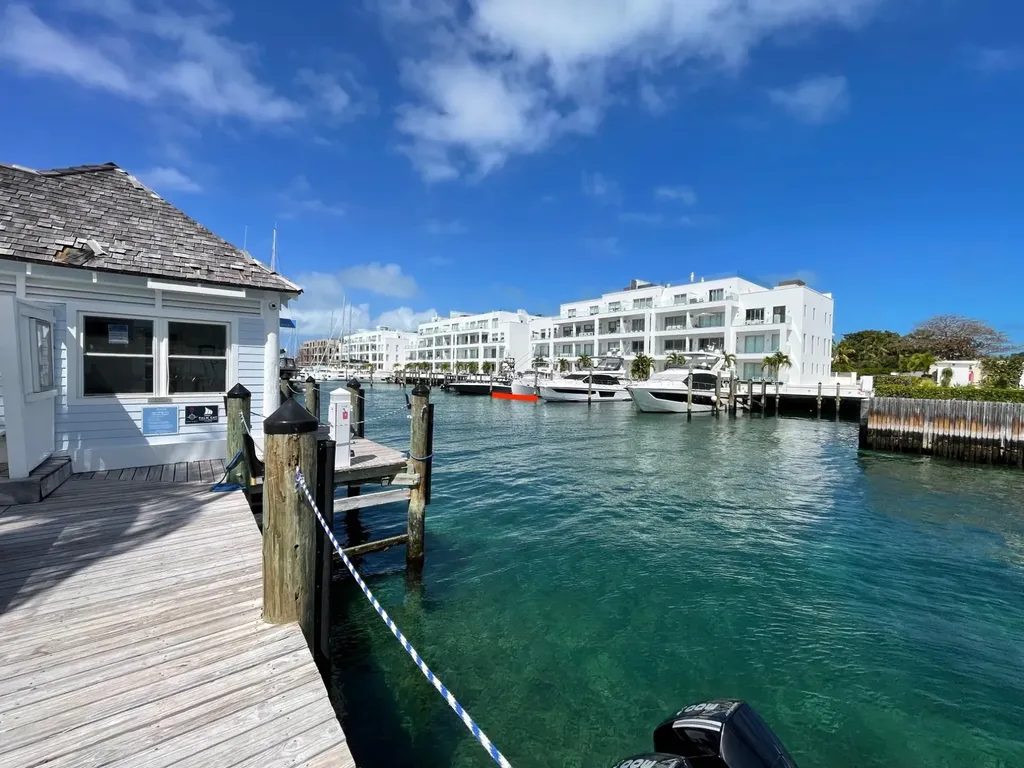 Palm Cay Marina 76/77 New Providence Paradise Island BS