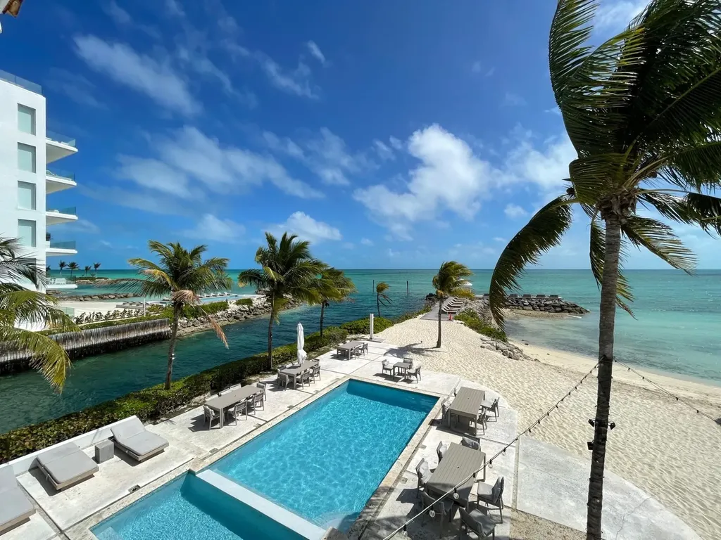 Palm Cay Marina 76/77 New Providence Paradise Island BS