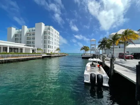 Palm Cay Marina 76/77 New Providence Paradise Island BS
