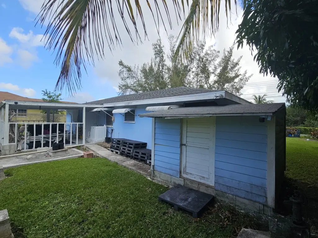 Victor Road 30 New Providence Paradise Island BS