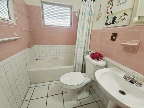 Victor Road 30 New Providence Paradise Island BS