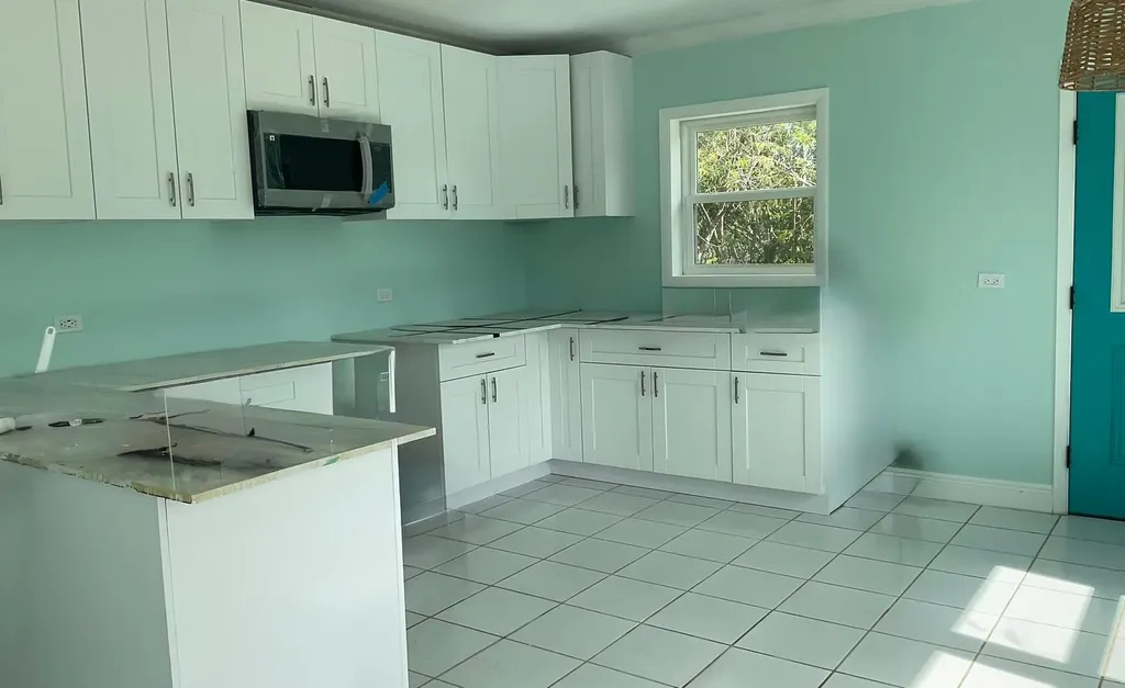 Home In Hamiltons Long Island BS