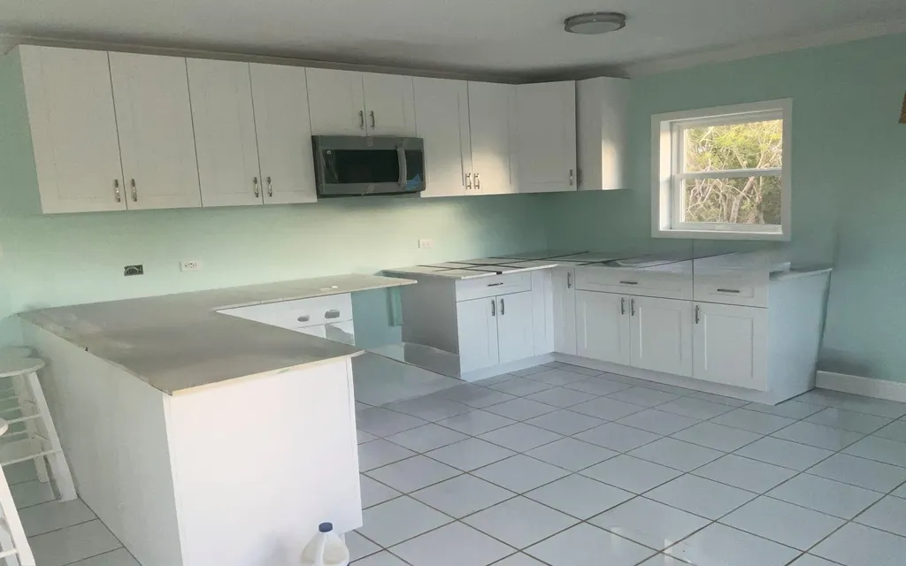 Home In Hamiltons Long Island BS