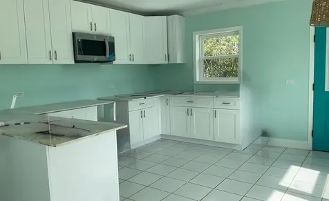 Home In Hamiltons Long Island BS