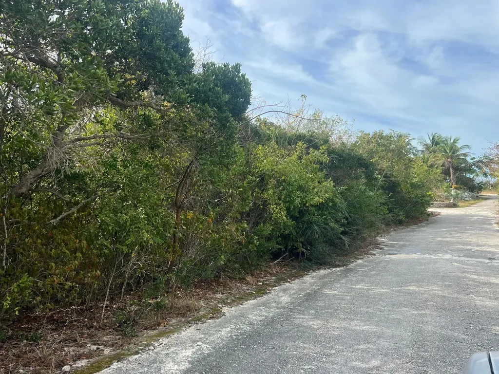 Clipper Road Exuma BS