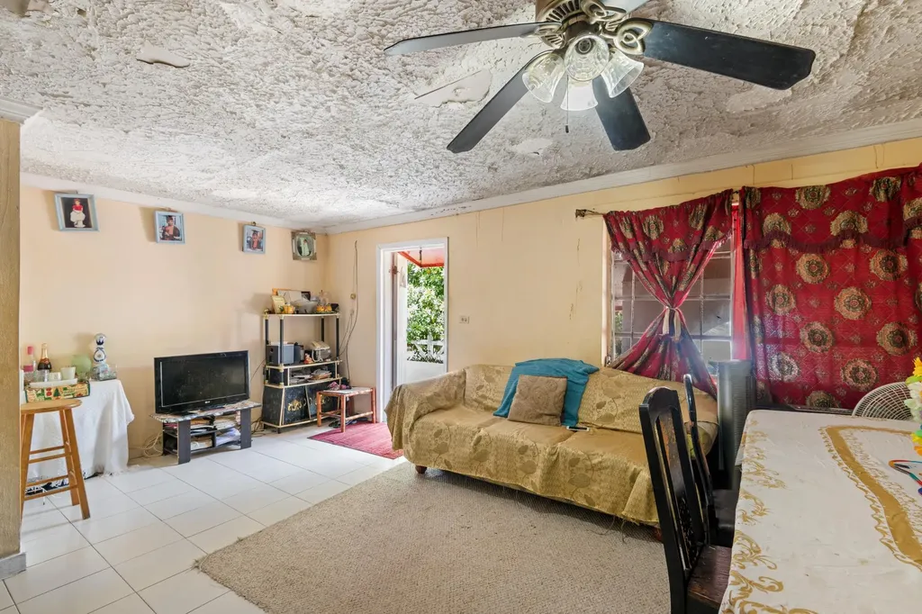 Boatswain Hill Triplex New Providence Paradise Island BS