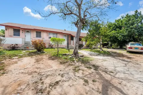 Boatswain Hill Triplex New Providence Paradise Island BS