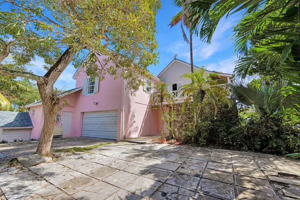 Bernard Road New Providence Paradise Island BS