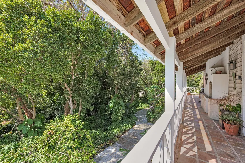 Bernard Road New Providence Paradise Island BS