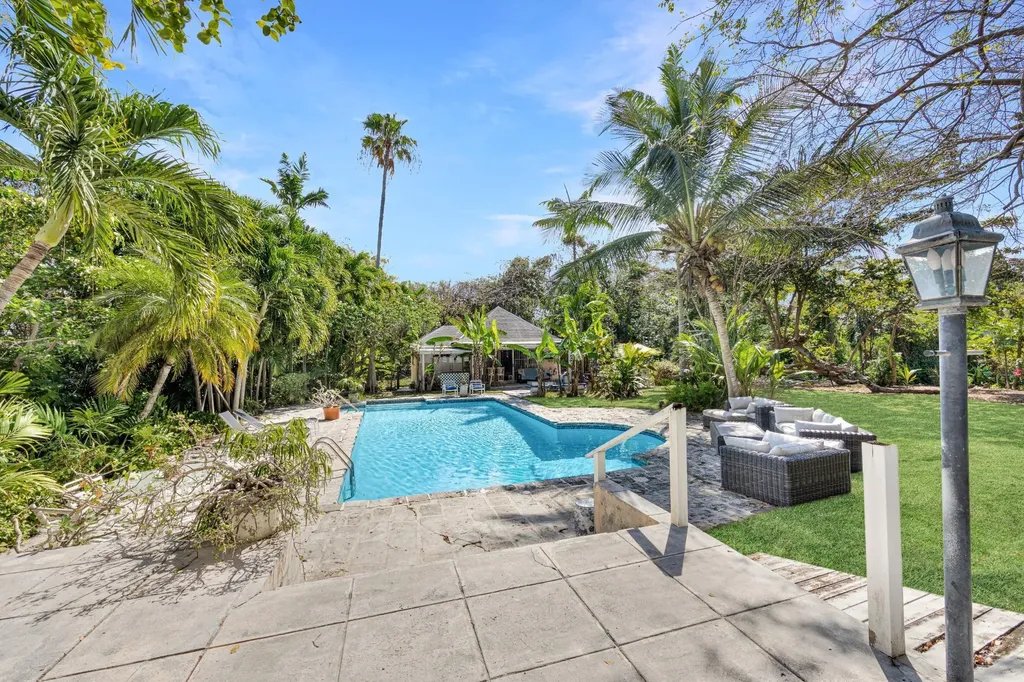 Bernard Road New Providence Paradise Island BS