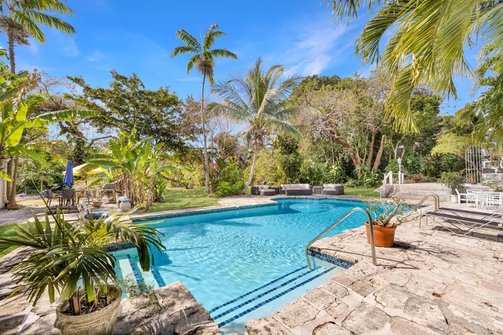Bernard Road New Providence Paradise Island BS
