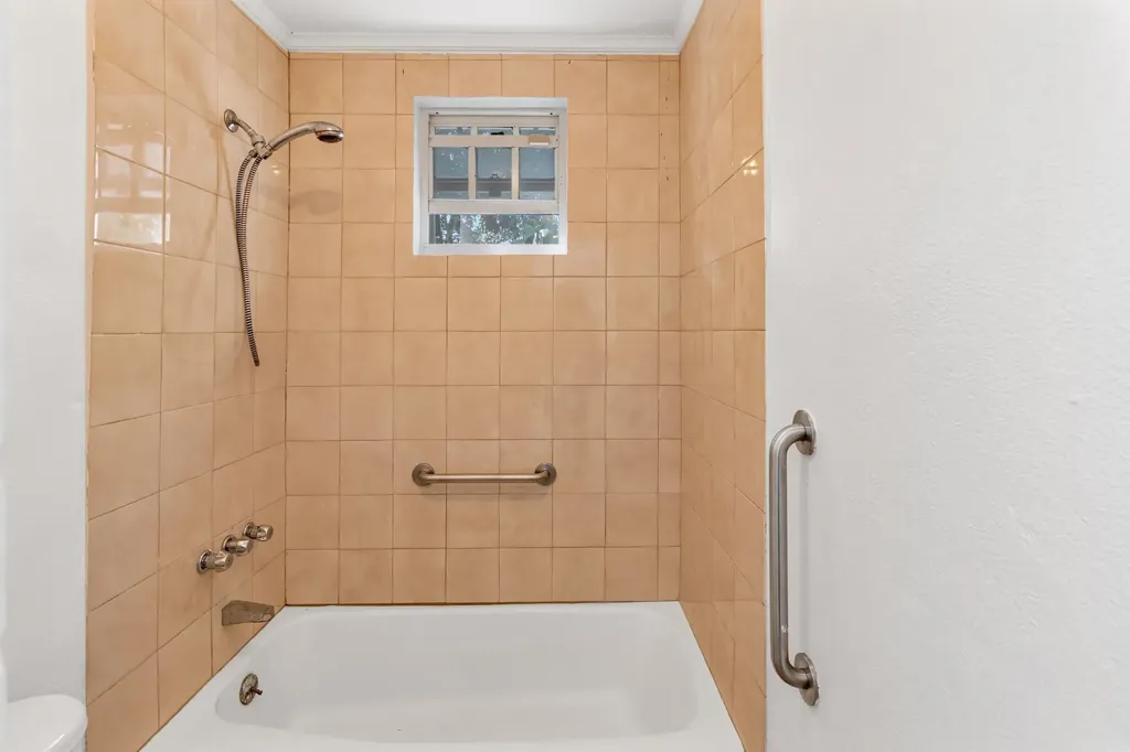 Bernard Road New Providence Paradise Island BS