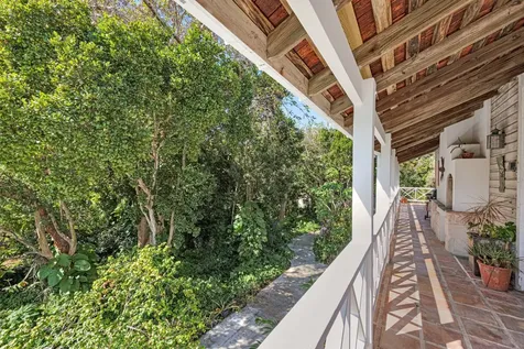 Bernard Road New Providence Paradise Island BS