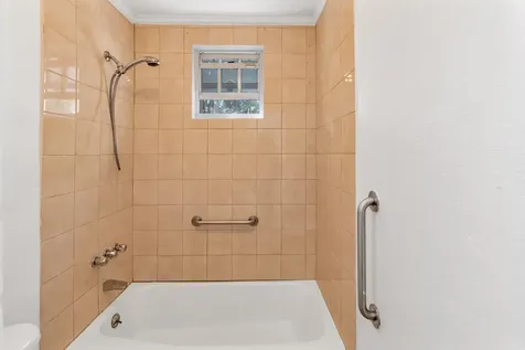 Bernard Road New Providence Paradise Island BS