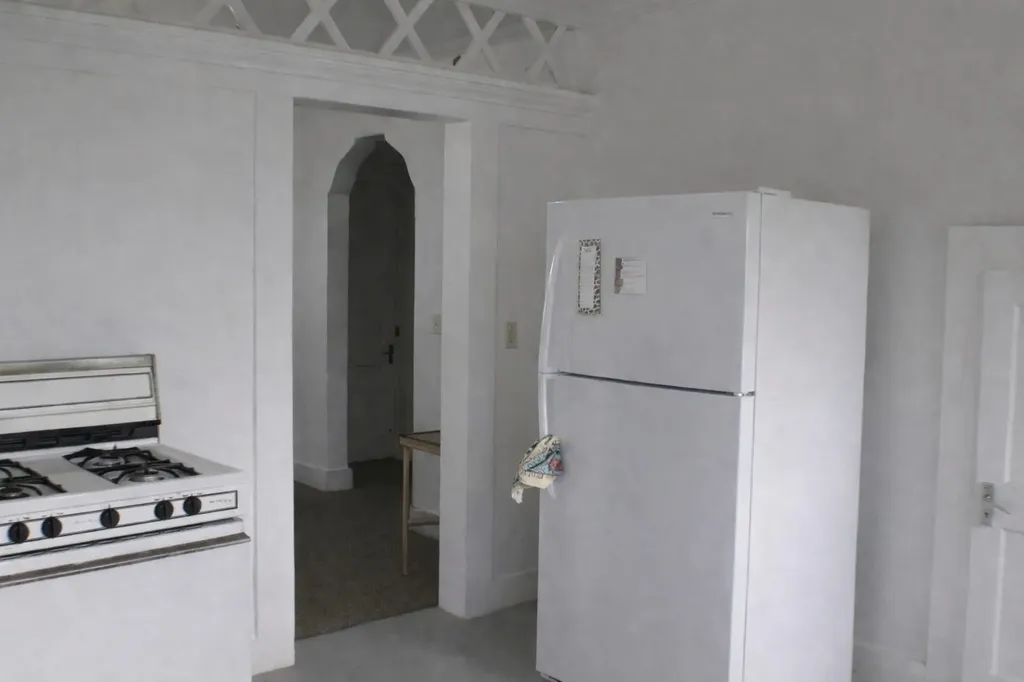 10th Street 3rd Lot S Eleuthera BS