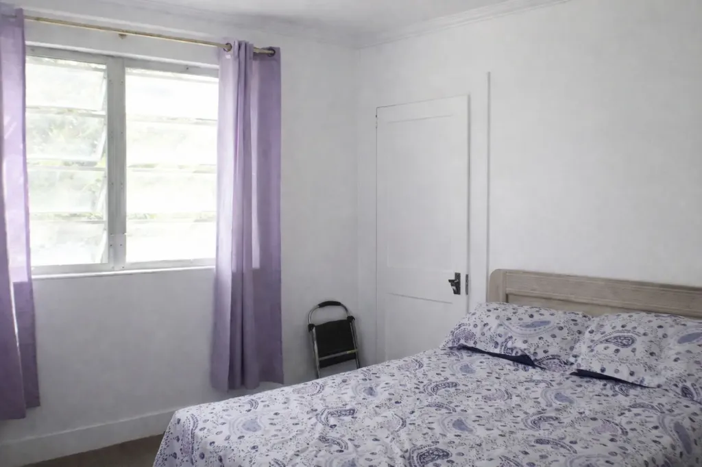 10th Street 3rd Lot S Eleuthera BS