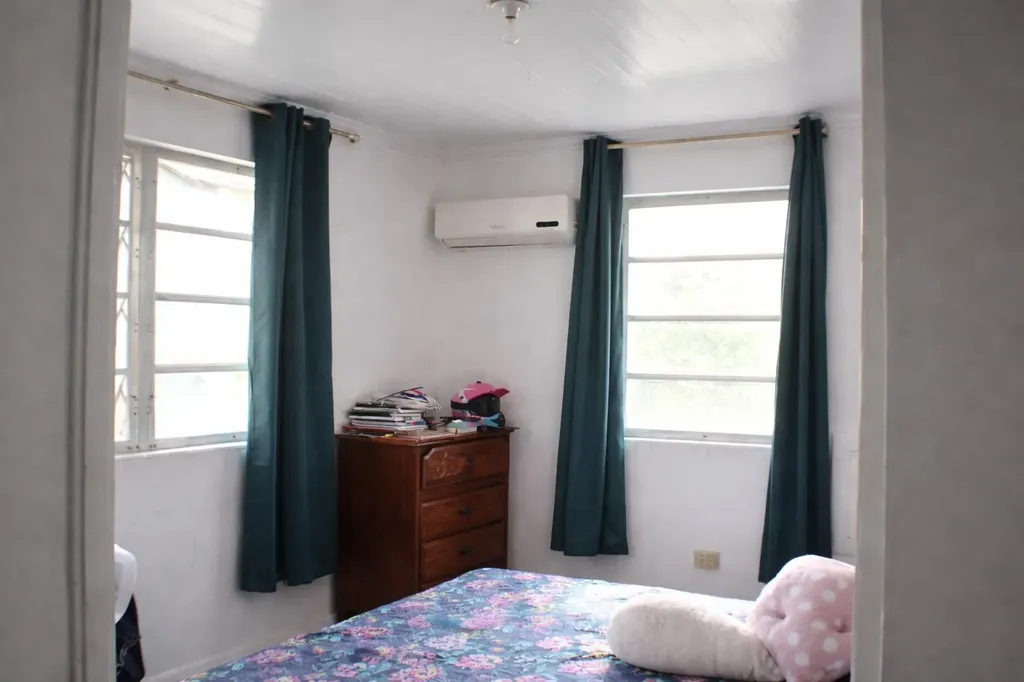 10th Street 3rd Lot S Eleuthera BS