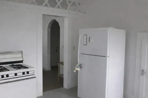 10th Street 3rd Lot S Eleuthera BS