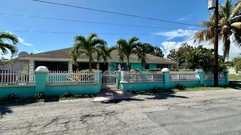 Bay Geranium Avenue 36 New Providence Paradise Island BS
