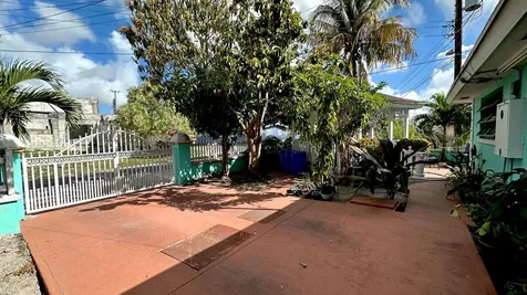 Bay Geranium Avenue 36 New Providence Paradise Island BS
