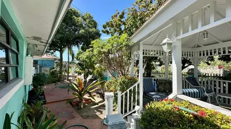 Bay Geranium Avenue 36 New Providence Paradise Island BS