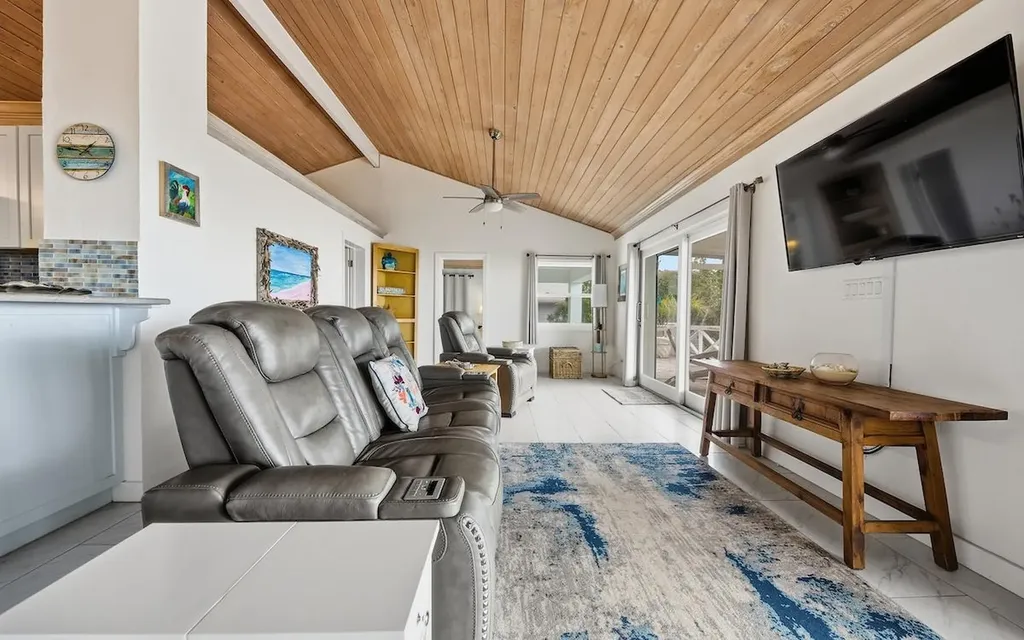 Lot R9, Shore Drive Eleuthera BS