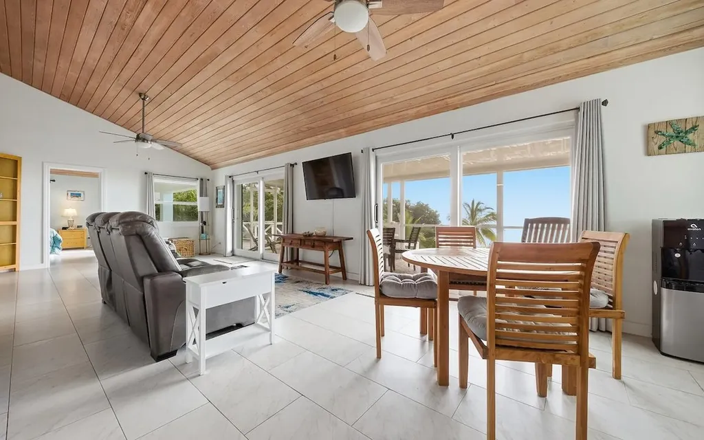 Lot R9, Shore Drive Eleuthera BS