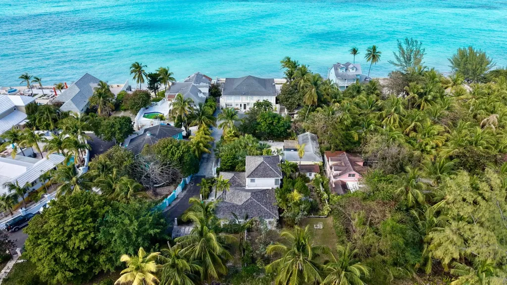 New Providence Paradise Island BS, Eton Avenue, Unit 18