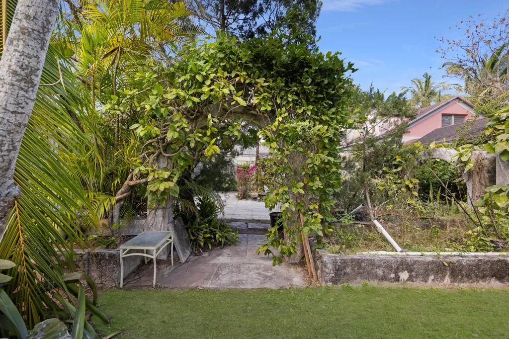 Eton Avenue New Providence Paradise Island BS